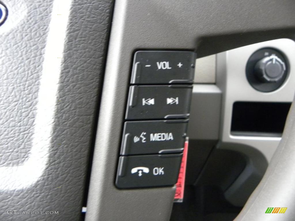 2010 F150 XLT SuperCab 4x4 - Red Candy Metallic / Medium Stone photo #24