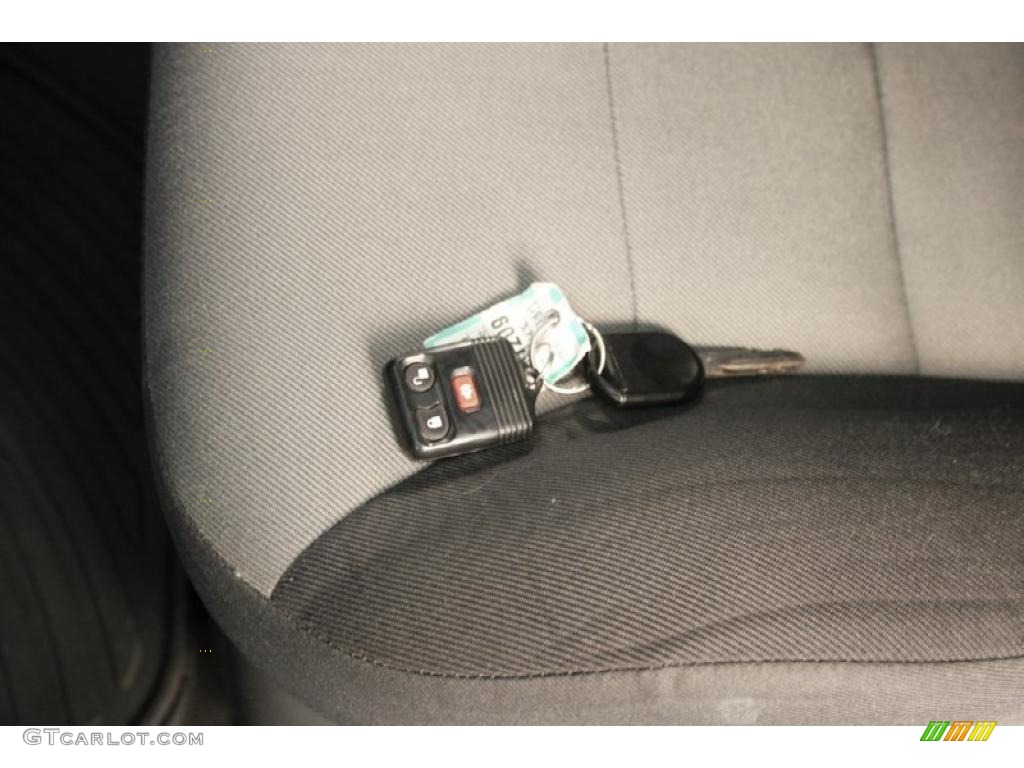 2005 Escape XLS - Norsea Blue Metallic / Medium/Dark Pebble Beige photo #11