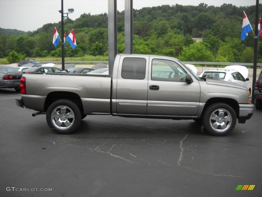 2006 Silverado 1500 LS Extended Cab 4x4 - Graystone Metallic / Dark Charcoal photo #4