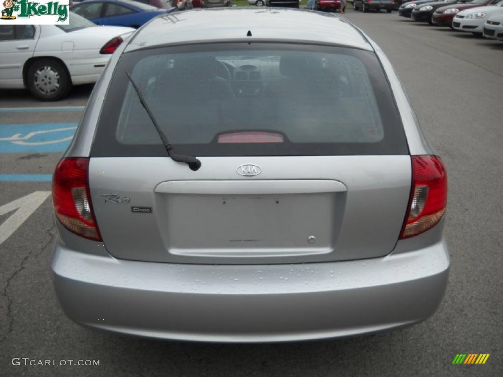 2005 Rio Cinco Hatchback - Diamond Silver / Gray photo #4