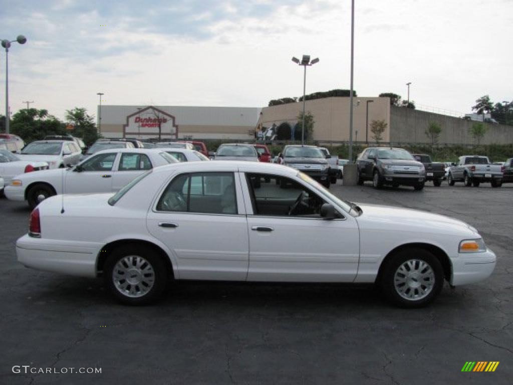 2005 Crown Victoria LX - Vibrant White / Light Flint photo #6