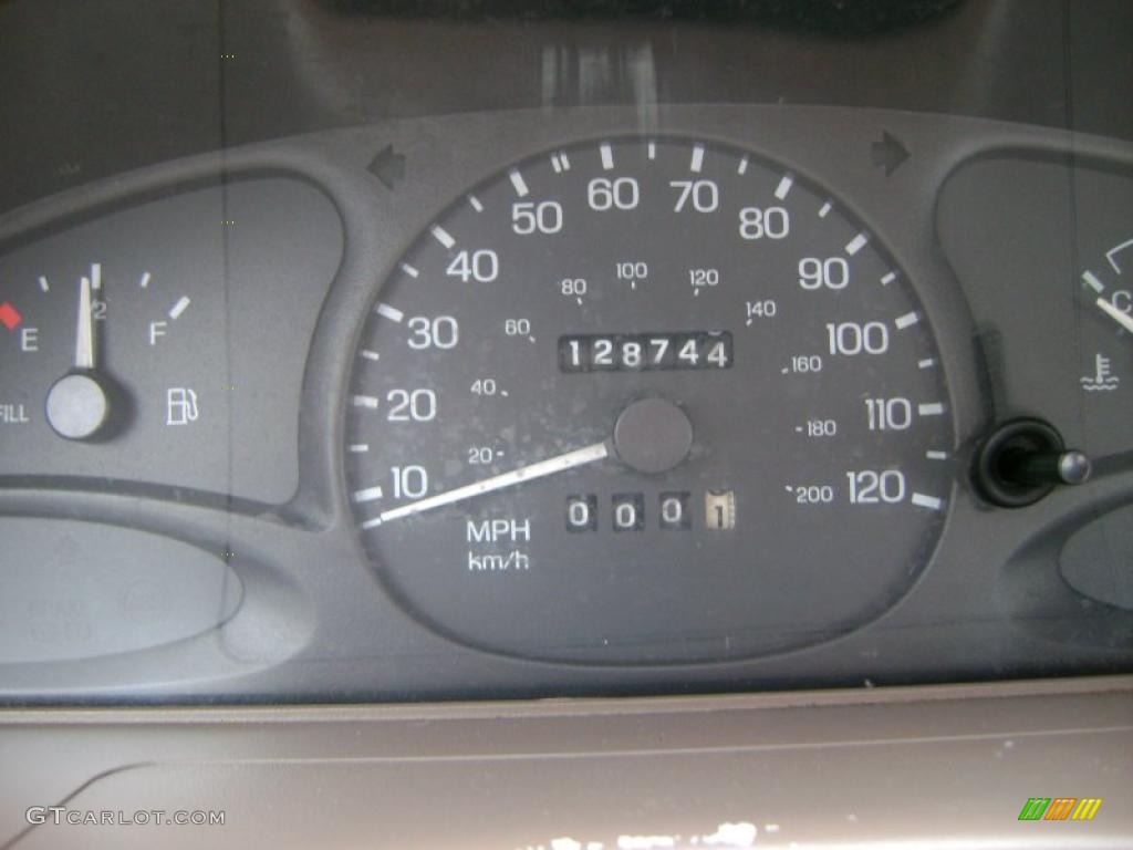 2002 Escort SE Sedan - Bright Red / Medium Prairie Tan photo #7