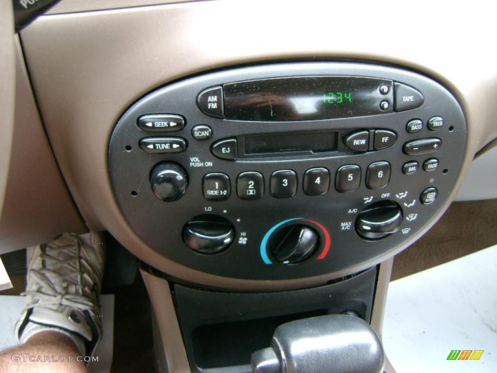 2002 Escort SE Sedan - Bright Red / Medium Prairie Tan photo #8