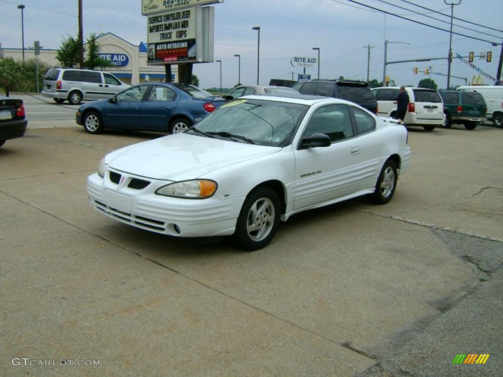 2000 Grand Am SE Coupe - Arctic White / Dark Pewter photo #2