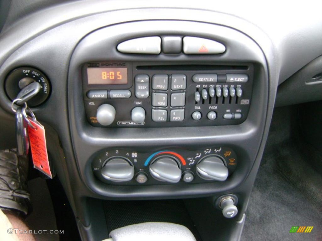2000 Grand Am SE Coupe - Arctic White / Dark Pewter photo #10