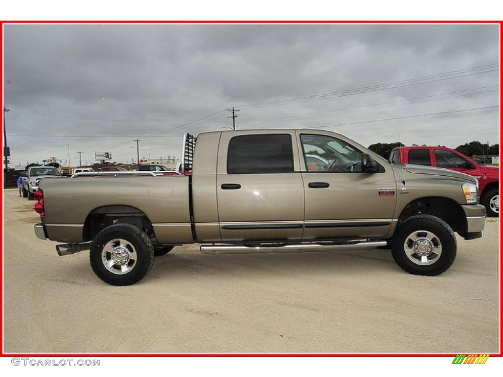 2007 Ram 3500 SLT Mega Cab 4x4 - Light Khaki Metallic / Khaki photo #10