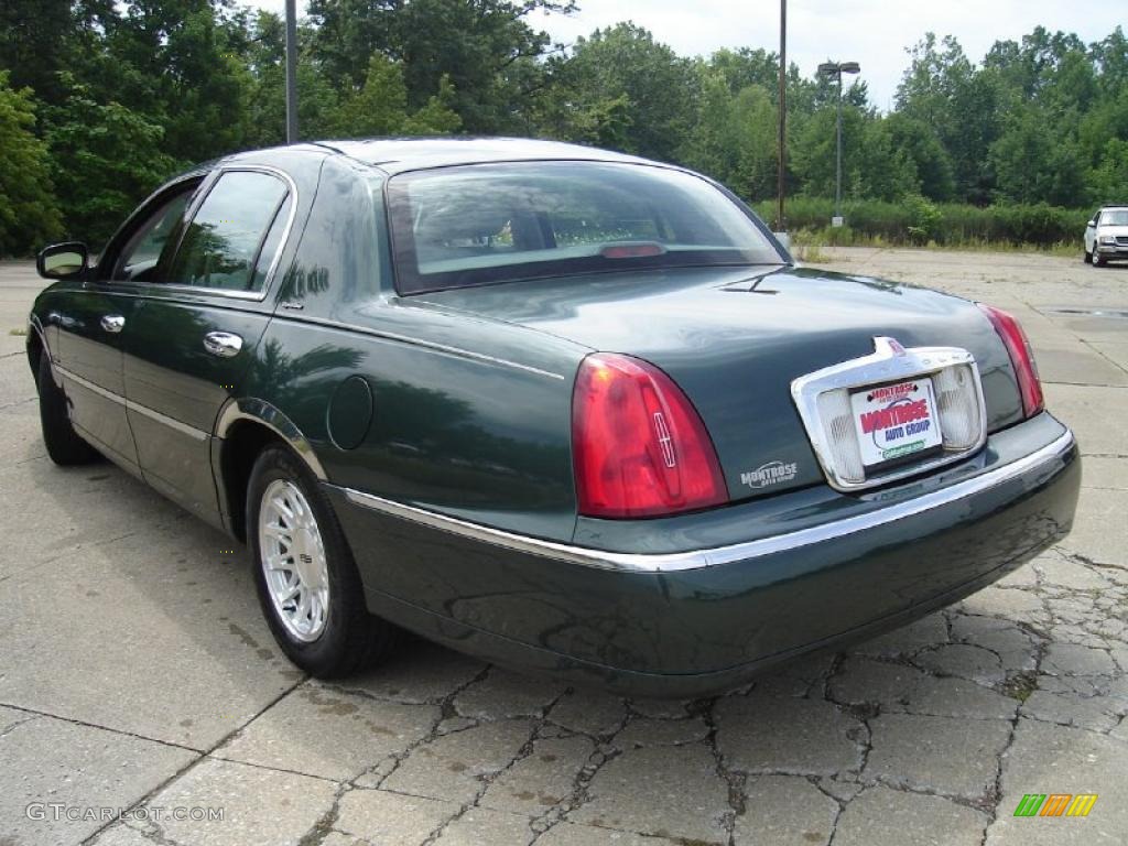 1999 Town Car Signature - Dark Satin Green Metallic / Light Graphite photo #3