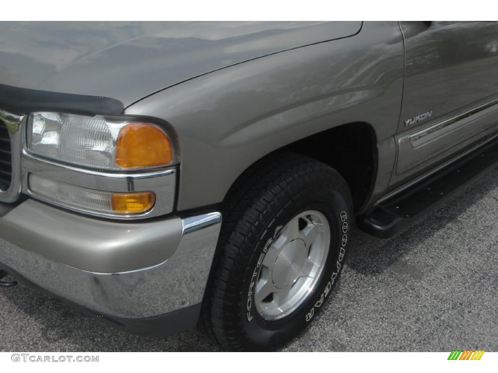 2003 Yukon SLE 4x4 - Pewter Metallic / Pewter/Dark Pewter photo #36