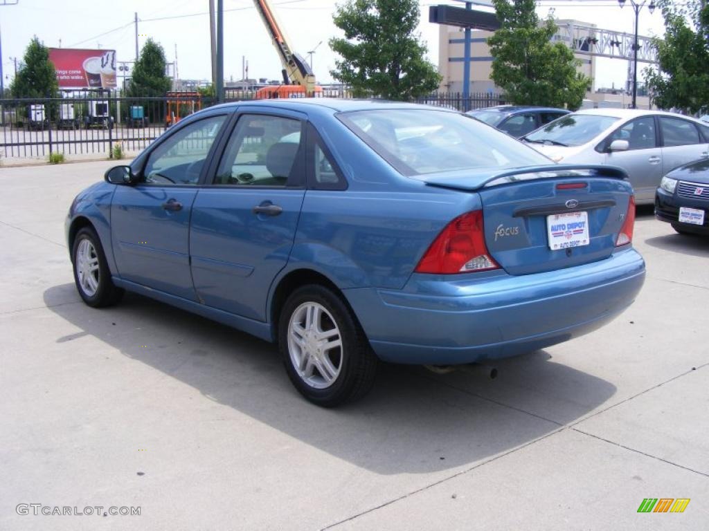 2001 Focus SE Sedan - Malibu Blue Metallic / Medium Graphite Grey photo #6