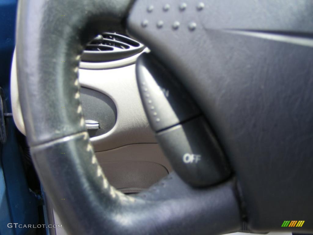 2001 Focus SE Sedan - Malibu Blue Metallic / Medium Graphite Grey photo #16