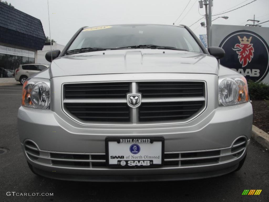 2008 Caliber SE - Bright Silver Metallic / Dark Slate Gray photo #2