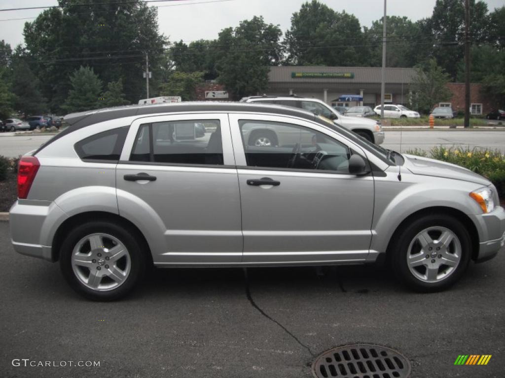 2008 Caliber SE - Bright Silver Metallic / Dark Slate Gray photo #3