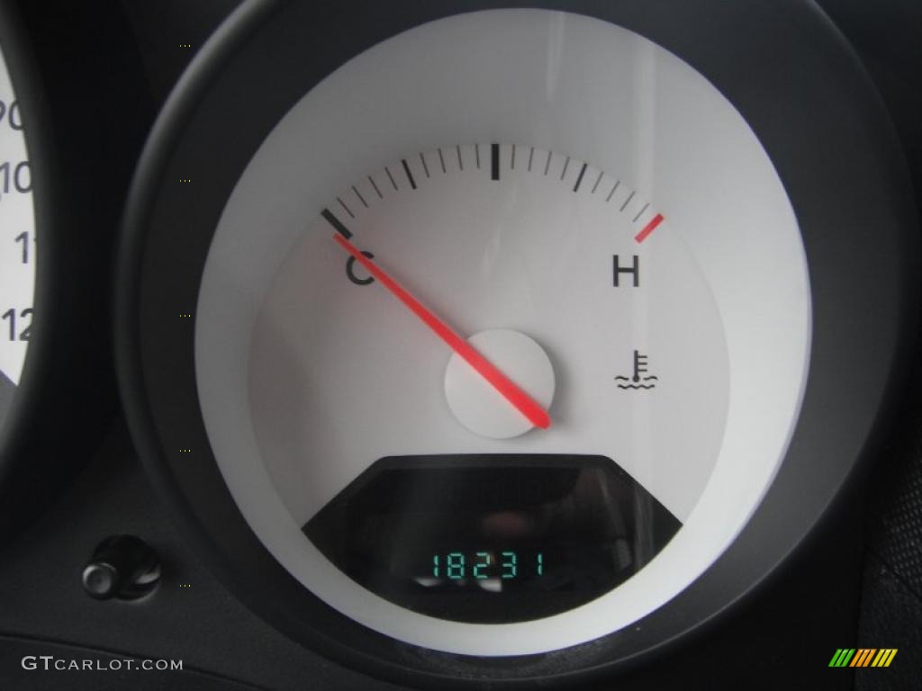 2008 Caliber SE - Bright Silver Metallic / Dark Slate Gray photo #14