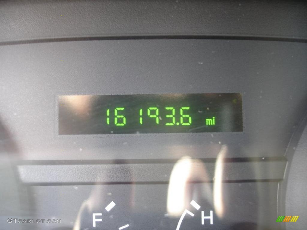 2006 Grand Marquis GS - Silver Birch Metallic / Light Camel photo #14