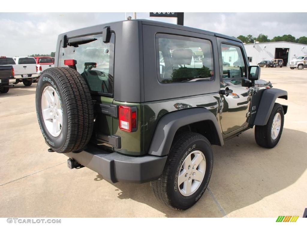 2009 Wrangler X 4x4 - Jeep Green Metallic / Dark Slate Gray/Medium Slate Gray photo #5