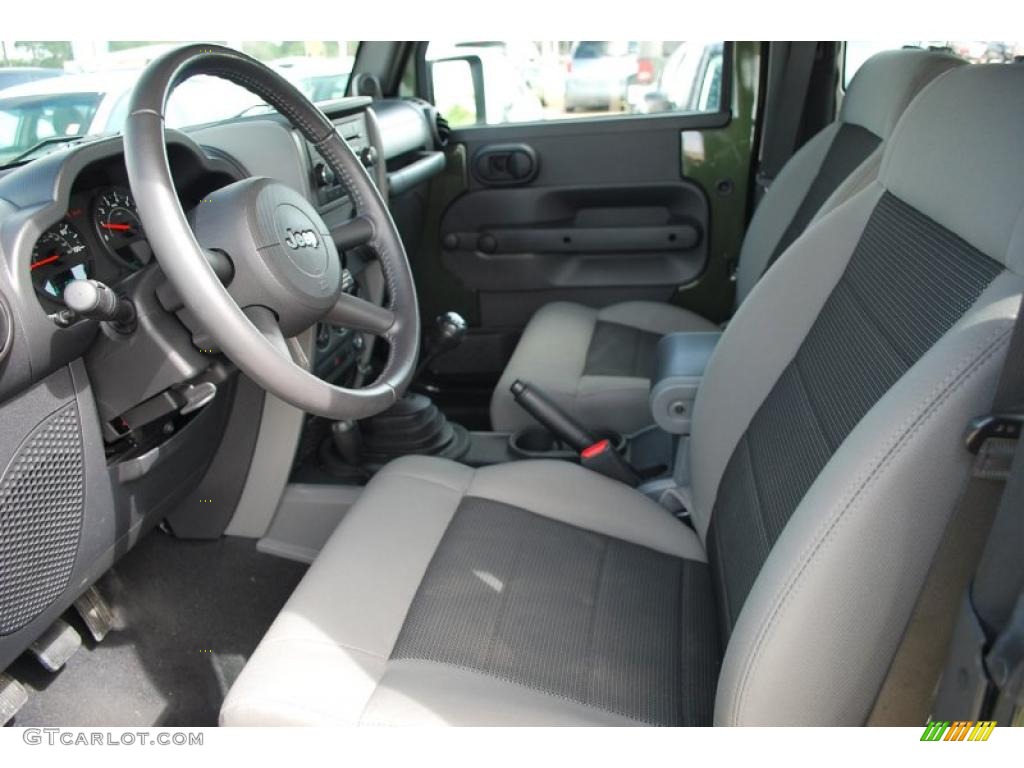 2009 Wrangler X 4x4 - Jeep Green Metallic / Dark Slate Gray/Medium Slate Gray photo #17