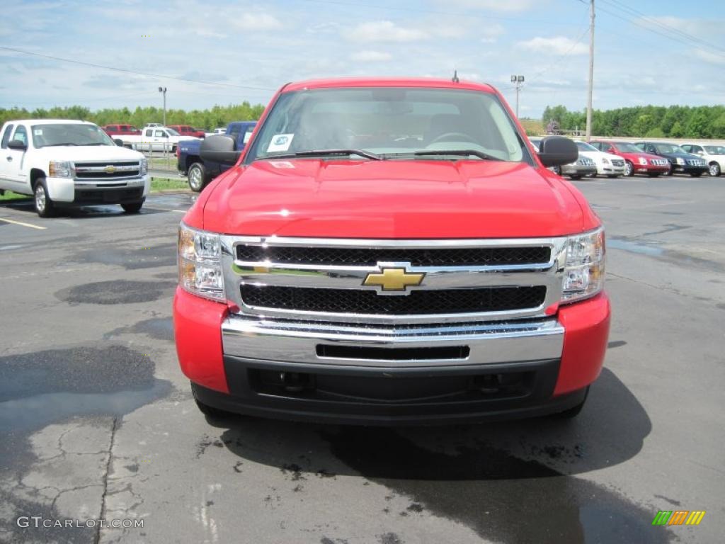 2010 Silverado 1500 LS Crew Cab 4x4 - Victory Red / Dark Titanium photo #2