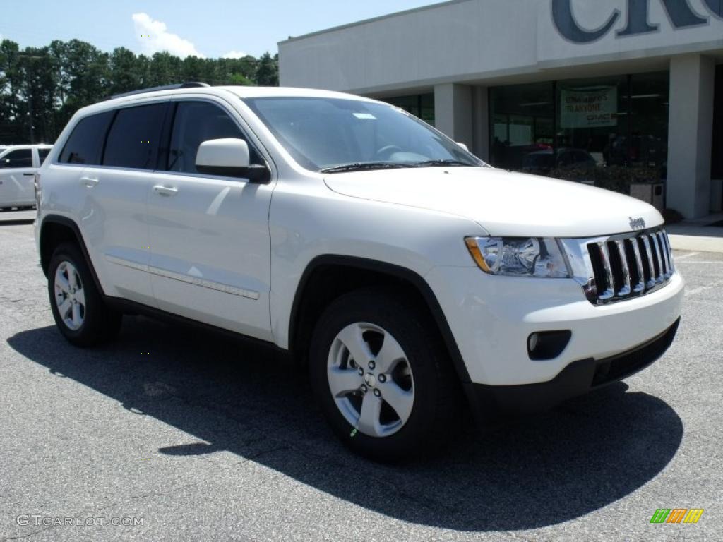 2011 Grand Cherokee Laredo X Package - Stone White / Dark Graystone/Medium Graystone photo #2