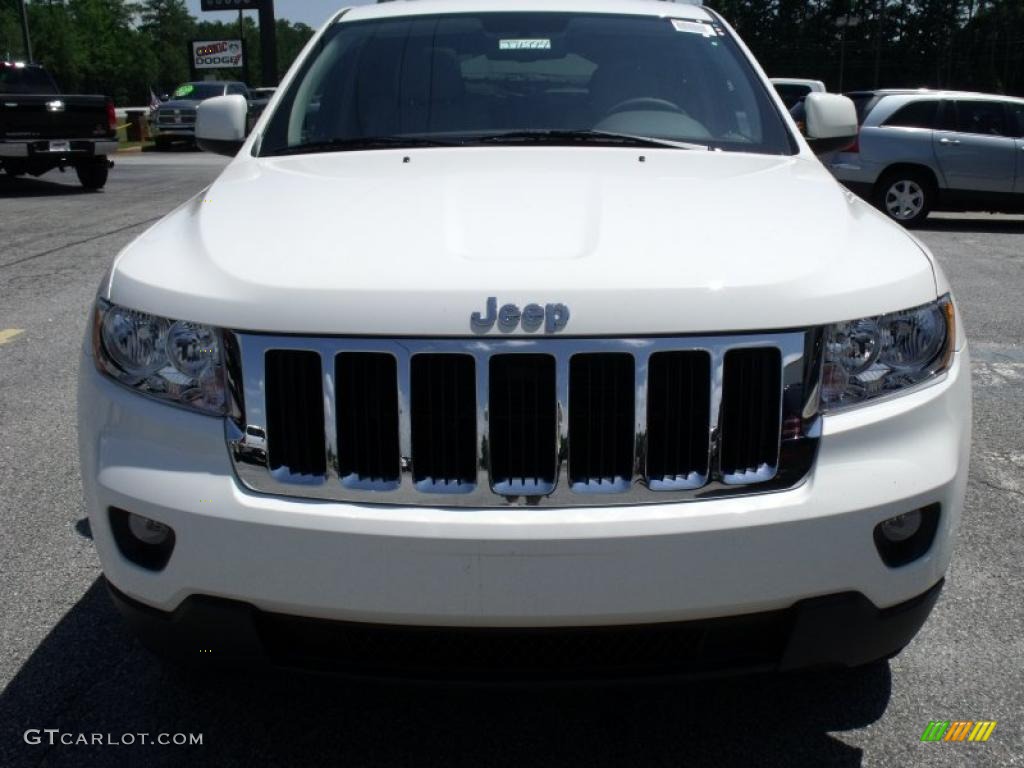 2011 Grand Cherokee Laredo X Package - Stone White / Dark Graystone/Medium Graystone photo #3