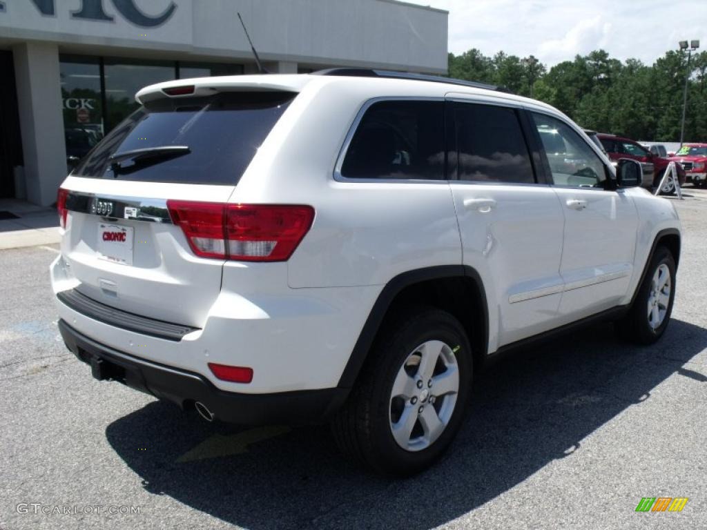 2011 Grand Cherokee Laredo X Package - Stone White / Dark Graystone/Medium Graystone photo #8