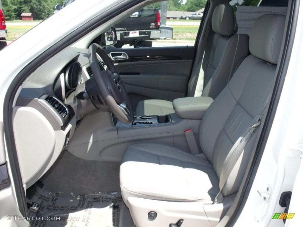 2011 Grand Cherokee Laredo X Package - Stone White / Dark Graystone/Medium Graystone photo #11
