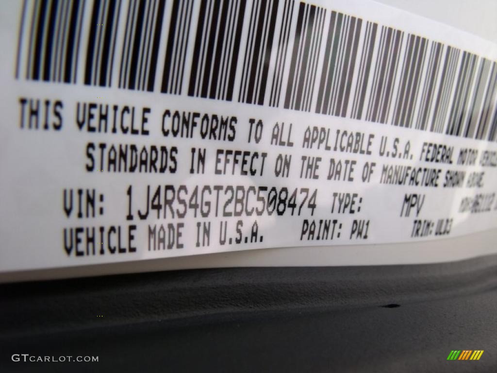 2011 Grand Cherokee Laredo X Package - Stone White / Dark Graystone/Medium Graystone photo #22