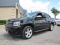 Black - Avalanche LTZ 4x4 Photo No. 3