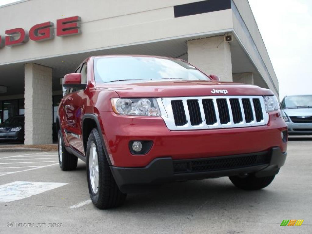 2011 Grand Cherokee Laredo 4x4 - Inferno Red Crystal Pearl / Dark Graystone/Medium Graystone photo #1