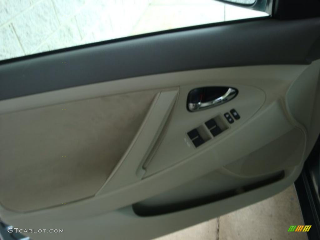 2011 Camry LE - Aloe Green Metallic / Ash photo #11