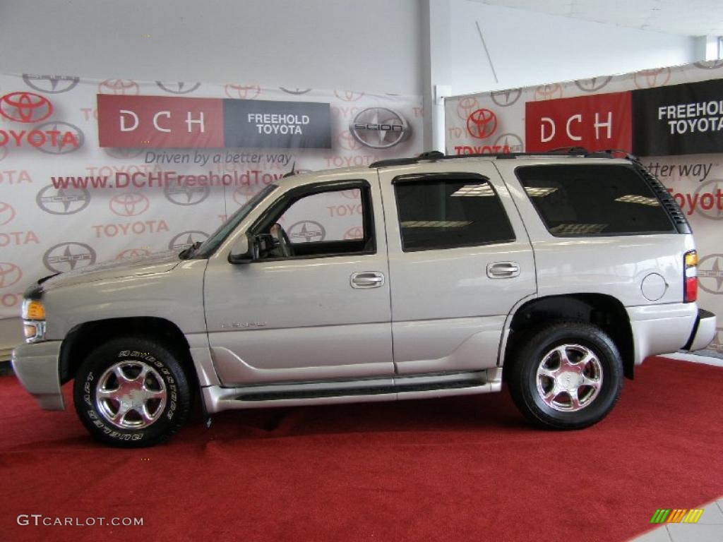 2005 Yukon Denali AWD - Silver Birch Metallic / Stone Gray photo #4