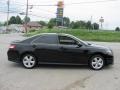 Black - Camry SE Photo No. 13