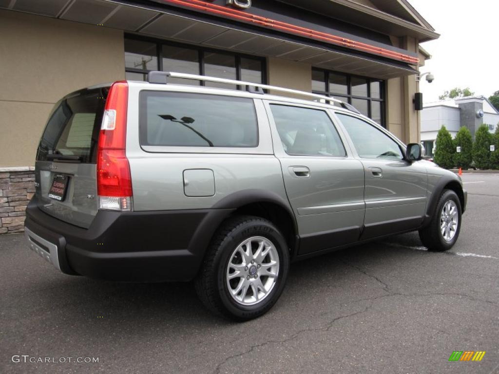 2007 XC70 AWD Cross Country - Willow Green Metallic / Taupe photo #4