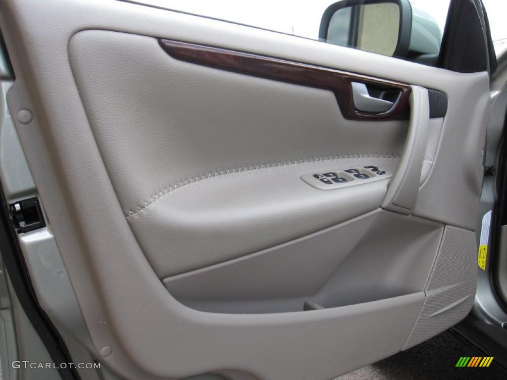 2007 XC70 AWD Cross Country - Willow Green Metallic / Taupe photo #15