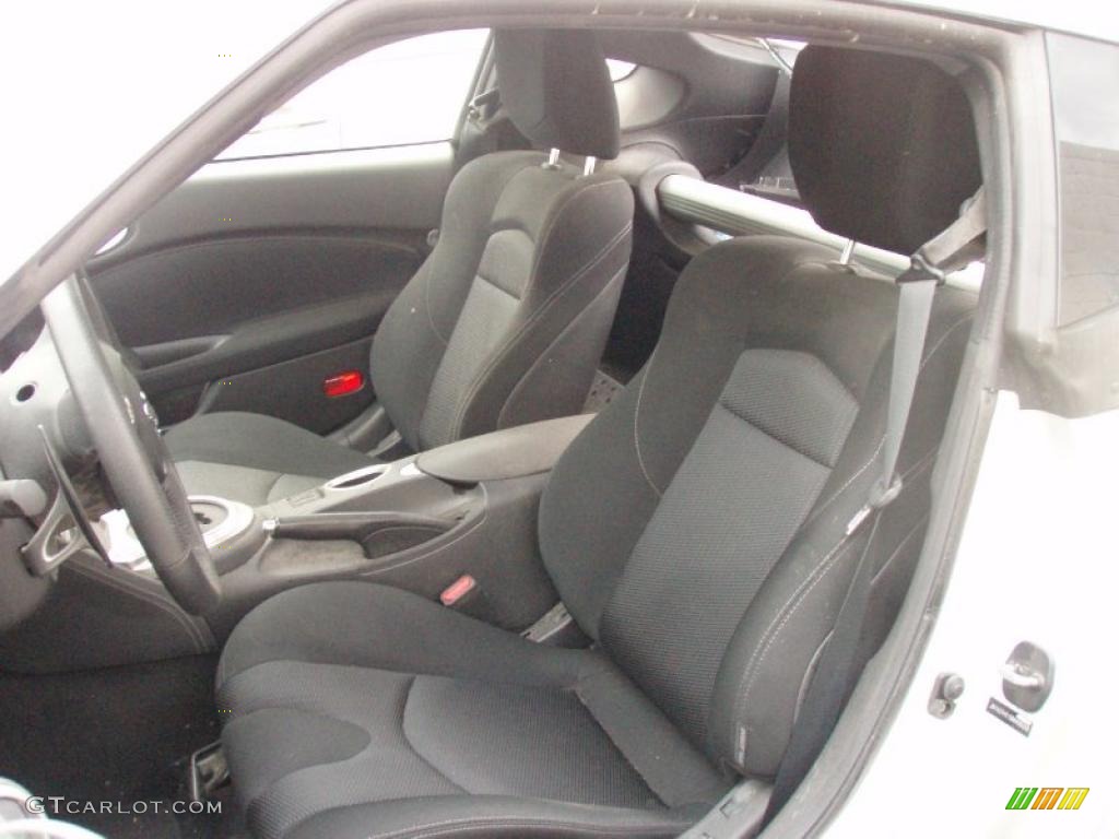 2009 370Z Coupe - Brilliant Silver / Black Cloth photo #7