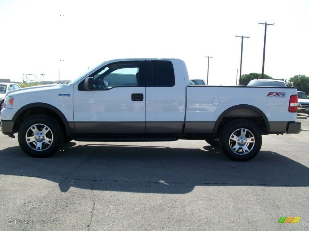 2005 F150 XLT SuperCab 4x4 - Oxford White / Medium Flint Grey photo #2