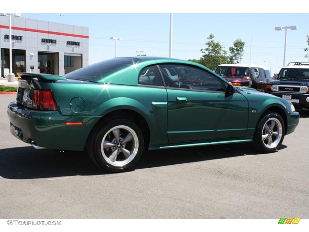2001 Mustang GT Coupe - Dark Highland Green / Medium Parchment photo #2