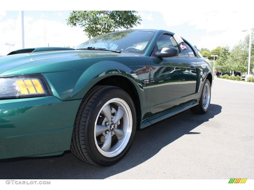 2001 Mustang GT Coupe - Dark Highland Green / Medium Parchment photo #29