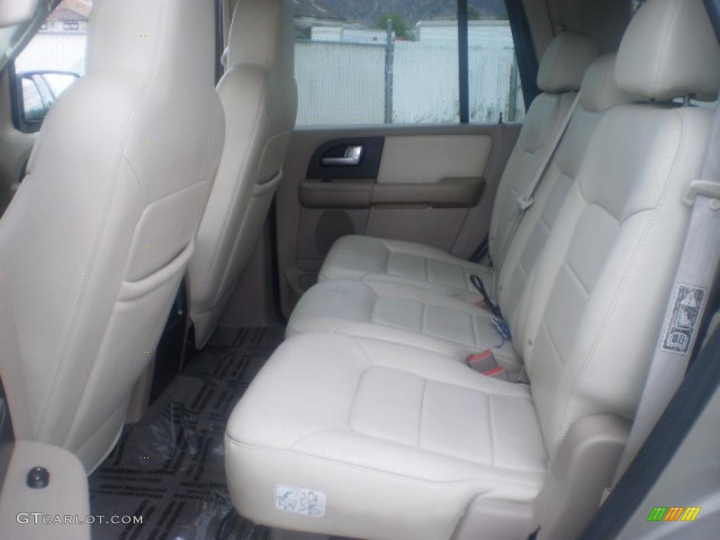 2003 Expedition XLT 4x4 - Arizona Beige Metallic / Medium Parchment photo #8