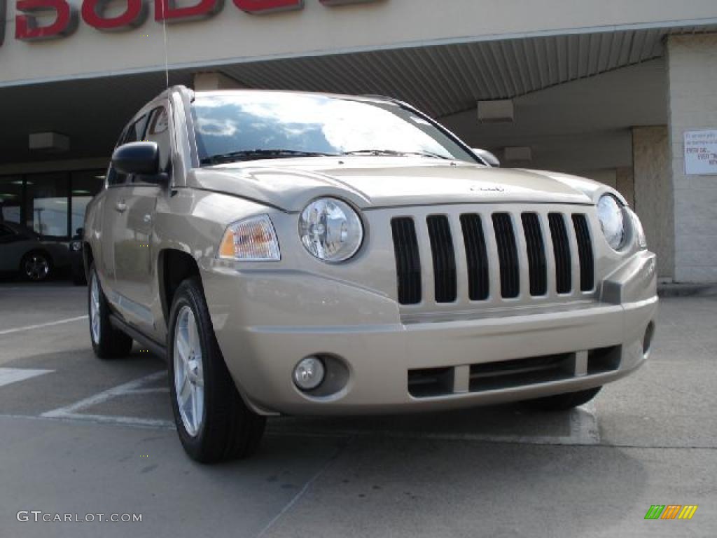 2010 Compass Latitude - Light Sandstone Metallic / Dark Slate Gray/Light Pebble Beige photo #1