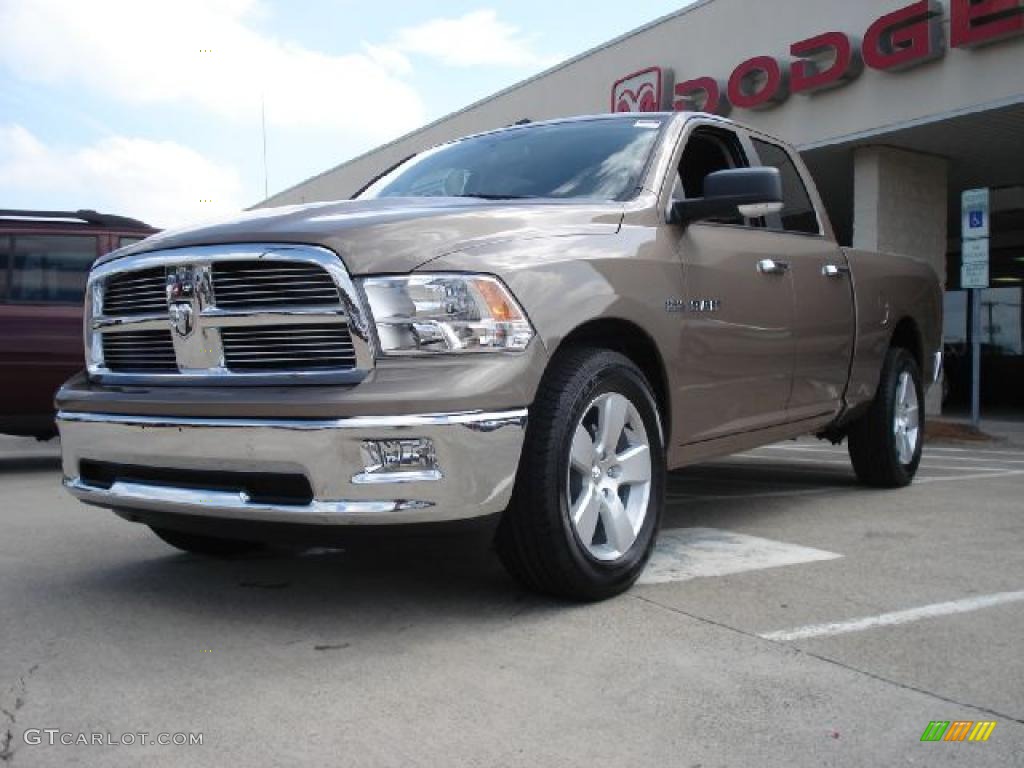 2010 Ram 1500 Big Horn Quad Cab - Austin Tan Pearl / Dark Slate/Medium Graystone photo #7