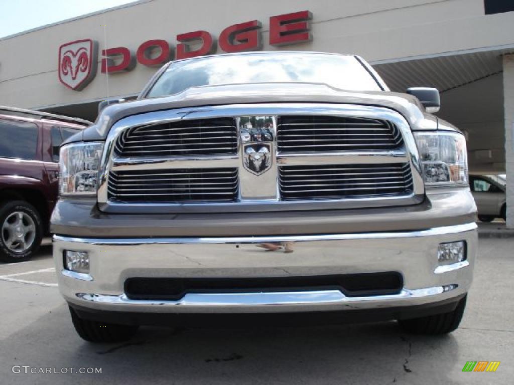 2010 Ram 1500 Big Horn Quad Cab - Austin Tan Pearl / Dark Slate/Medium Graystone photo #8