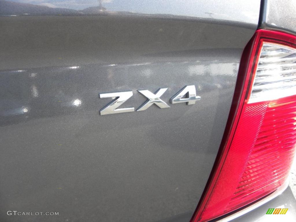 2005 Focus ZX4 SE Sedan - Liquid Grey Metallic / Dark Flint/Light Flint photo #13