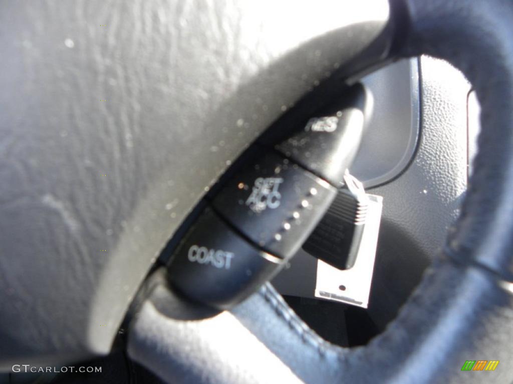 2005 Focus ZX4 SE Sedan - Liquid Grey Metallic / Dark Flint/Light Flint photo #21