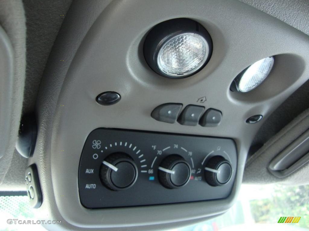 2004 Escalade AWD - Quicksilver / Pewter Gray photo #25