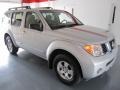 Silver Lightning Metallic - Pathfinder SE Photo No. 1