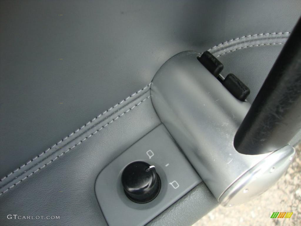 2002 TT 1.8T Roadster - Brilliant White / Aviator Grey photo #15