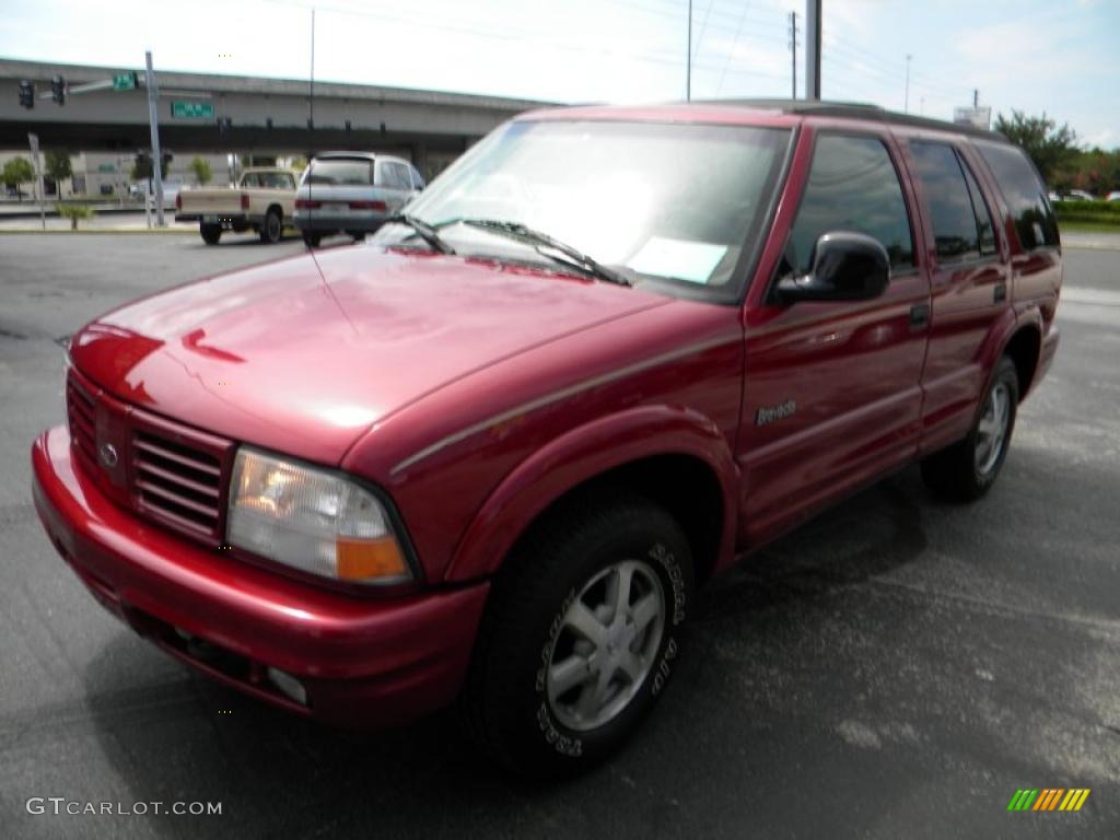 1998 Bravada AWD - Medium Red Metallic / Light Beige photo #1