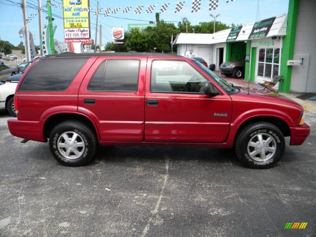 1998 Bravada AWD - Medium Red Metallic / Light Beige photo #4