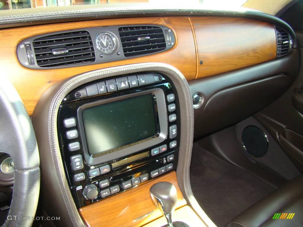 2006 XJ Super V8 Portfolio - Black Cherry / Conker Brown photo #16