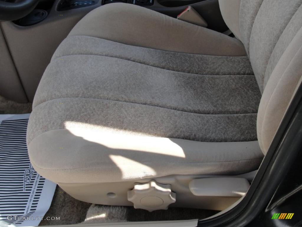 1997 S Series SL2 Sedan - Gold / Tan photo #31